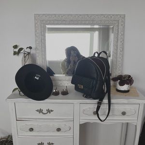 Meet your Posher, Alyson